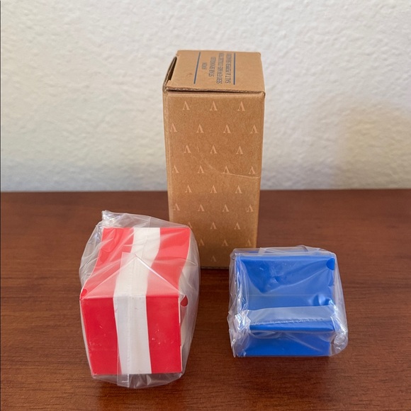 NIB Vintage Avon American Flag Salt & Pepper Shakers Star Spangled Collection - Picture 4 of 7